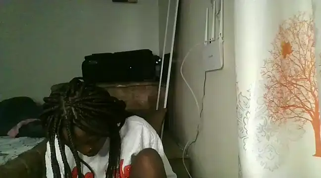 Snapshot of Sonnia_ chatting on December 7, 2024, 10:39 pm Sonnia online show from December 7, 2024, 10:39 pm