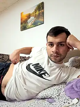 Snapshot of hornny1995 chatting on December 28, 2024, 5:46 pm hornny1995 online show from December 28, 2024, 5:46 pm