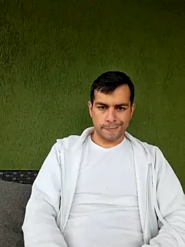 Snapshot of hornny1995 chatting on October 5, 2025, 2:04 pm hornny1995 online show from October 5, 2025, 2:04 pm