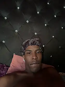 Richchocolatesweet  online show from May 31, 2026, 9:38 pm