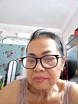 Snapshot of Hotestlove chatting on October 2, 2025, 11:01 pm Hotestlove online show from October 2, 2025, 11:01 pm