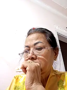 Snapshot of Hotestlove chatting on October 24, 2025, 1:29 pm Hotestlove online show from October 24, 2025, 1:29 pm