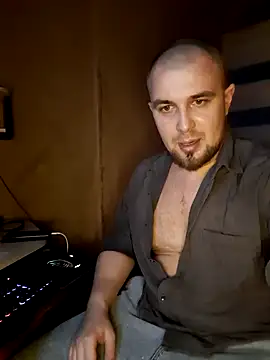 Foxyshaved online show from January 13, 2025, 1:17 pm