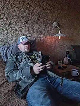 Foxyshaved online show from September 25, 2025, 4:27 am