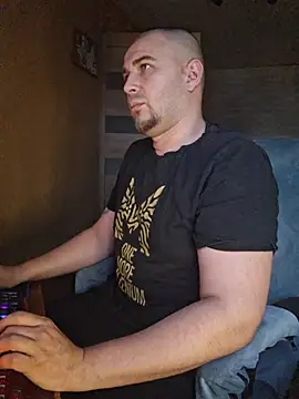 Foxyshaved online show from December 22, 2025, 8:44 am