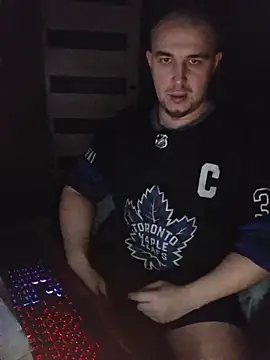 Foxyshaved online show from February 3, 2026, 5:27 am