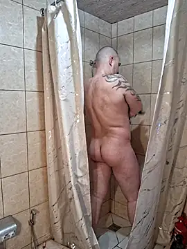 Foxyshaved online show from April 1, 2026, 5:41 am