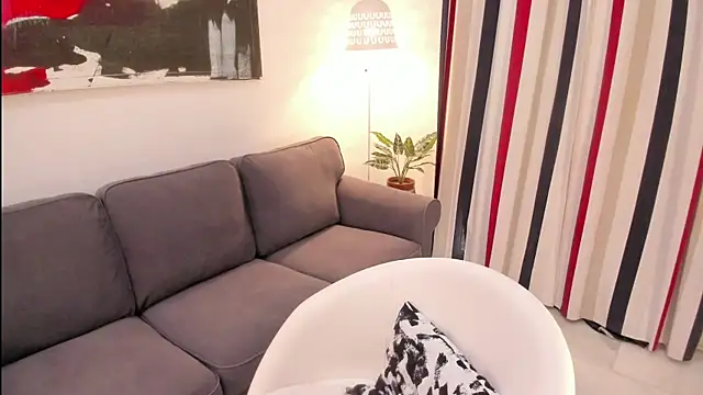 Snapshot of Raychell_Black chatting on September 18, 2025, 3:47 pm Raychell Black online show from September 18, 2025, 3:47 pm