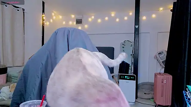 Snapshot of Kana_G chatting on February 4, 2025, 1:48 pm Kana G online show from February 4, 2025, 1:48 pm