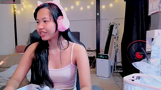 Snapshot of Kana_G chatting on February 7, 2025, 9:58 am Kana G online show from February 7, 2025, 9:58 am