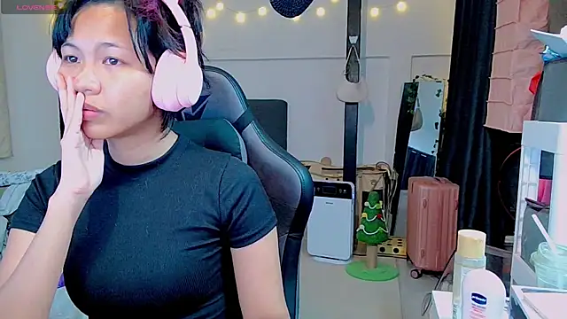 Snapshot of Kana_G chatting on February 13, 2025, 1:26 pm Kana G online show from February 13, 2025, 1:26 pm