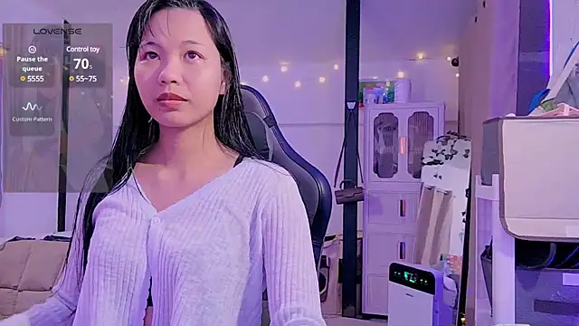 Snapshot of Kana_G chatting on February 23, 2025, 6:45 pm Kana G online show from February 23, 2025, 6:45 pm