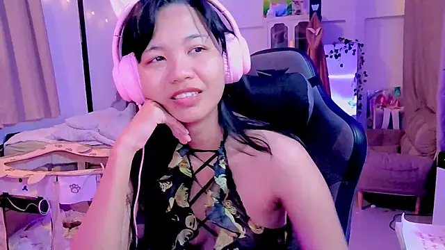 Snapshot of Kana_G chatting on March 6, 2025, 12:09 pm Kana G online show from March 6, 2025, 12:09 pm