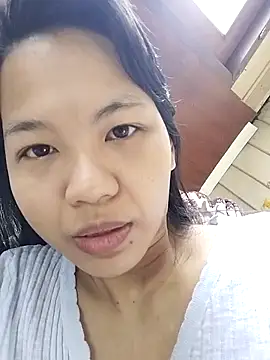 Snapshot of Kana_G chatting on March 9, 2025, 4:05 am Kana G online show from March 9, 2025, 4:05 am