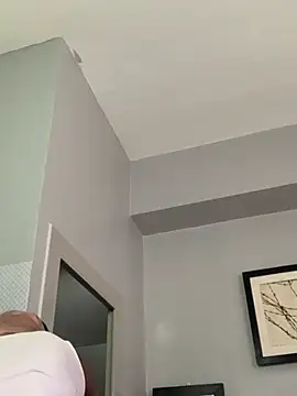 slimcateee online show from February 13, 2025, 7:03 am