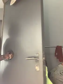 slimcateee online show from February 15, 2025, 8:00 am