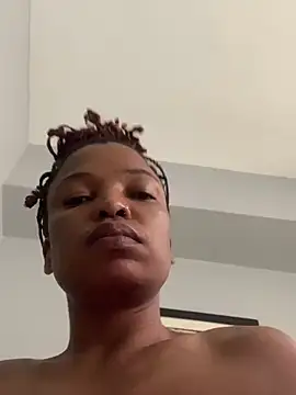 slimcateee online show from February 17, 2025, 7:58 am