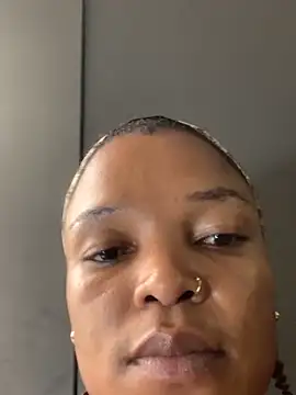 slimcateee online show from February 18, 2025, 8:59 am