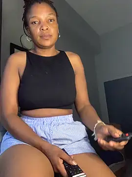 slimcateee online show from February 24, 2025, 4:15 pm