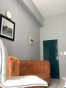 slimcateee online show from March 13, 2025, 9:43 am