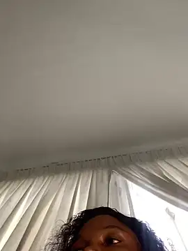 slimcateee online show from March 18, 2025, 9:42 am