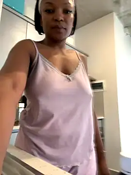 slimcateee online show from November 10, 2025, 9:52 am