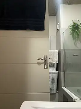 slimcateee online show from March 1, 2026, 6:54 pm