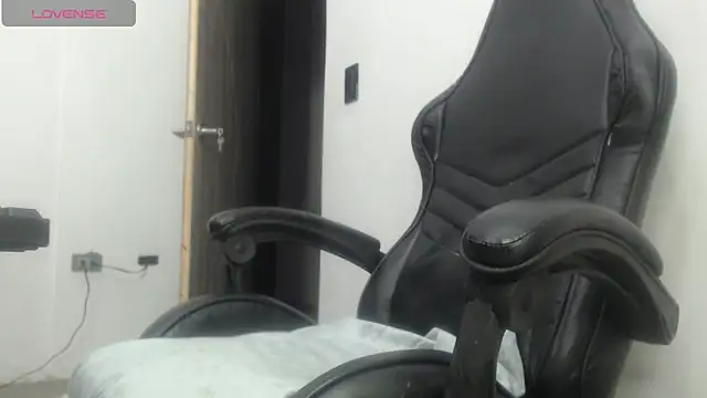 KittyKardy online show from December 6, 2024, 9:57 pm