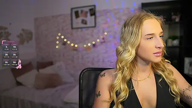 Snapshot of Nicolette__Shea_ chatting on February 28, 2025, 9:04 am Nicolette Shea online show from February 28, 2025, 9:04 am