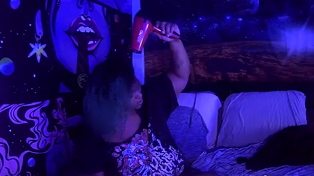 AutumnHart online show from January 14, 2025, 2:43 pm