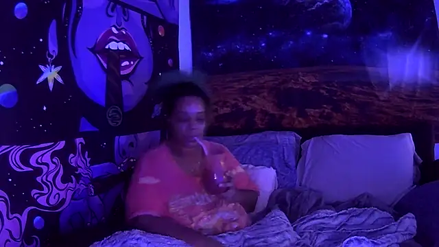 AutumnHart online show from January 19, 2025, 1:33 pm