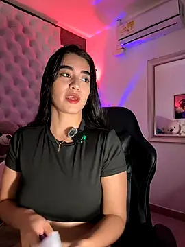 ZarahEvans online show from November 29, 2025, 3:59 pm