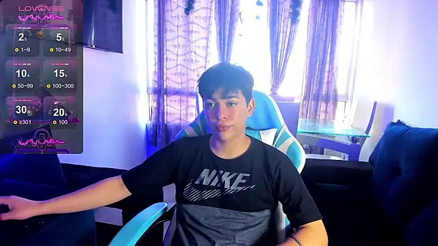 Snapshot of Franco_Rizzo_ chatting on January 18, 2025, 4:42 pm Franco Rizzo online show from January 18, 2025, 4:42 pm