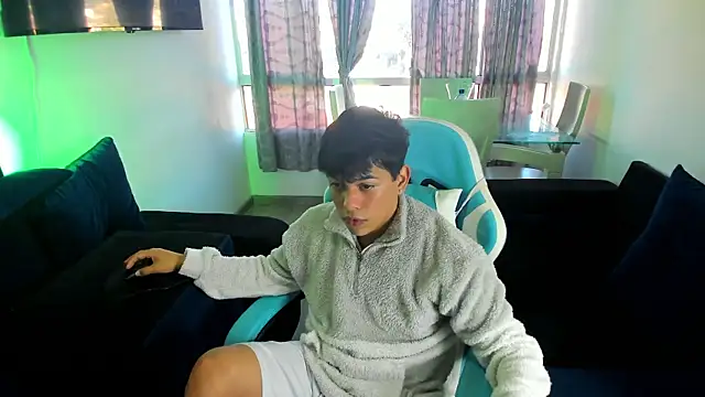 Snapshot of Franco_Rizzo_ chatting on January 22, 2025, 9:21 pm Franco Rizzo online show from January 22, 2025, 9:21 pm