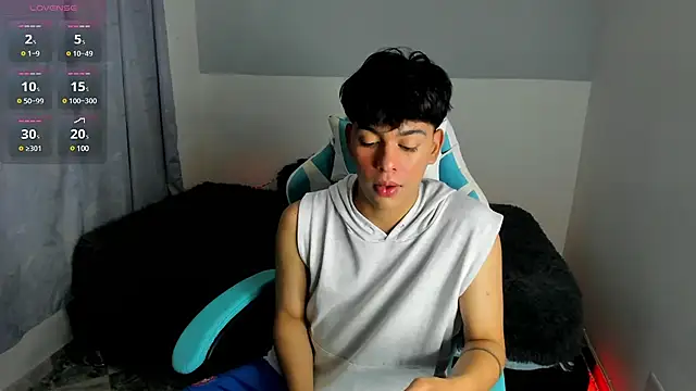 Snapshot of Franco_Rizzo_ chatting on March 11, 2025, 8:09 pm Franco Rizzo online show from March 11, 2025, 8:09 pm