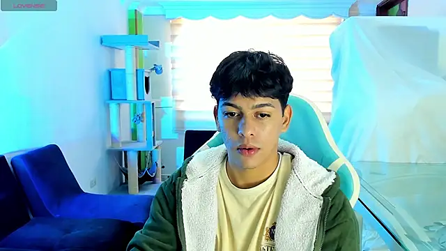 Snapshot of Franco_Rizzo_ chatting on October 2, 2025, 9:22 pm Franco Rizzo online show from October 2, 2025, 9:22 pm