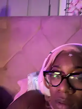 Snapshot of VixenCapri chatting on February 17, 2025, 7:53 pm VixenCapri online show from February 17, 2025, 7:53 pm