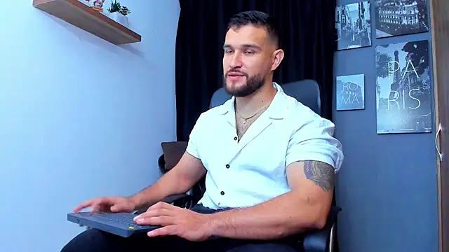 AndrewDiaz online show from November 17, 2025, 7:47 am