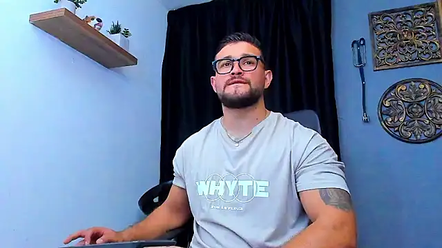 AndrewDiaz online show from February 2, 2026, 5:28 am