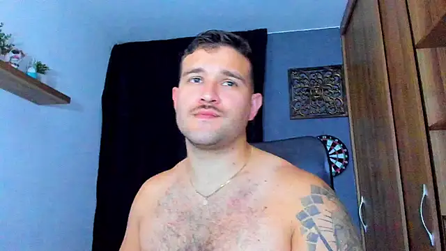 Snapshot of AndrewDiaz chatting on June 8, 2026, 11:38 pm AndrewDiaz online show from June 8, 2026, 11:38 pm