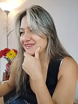 valeriahunter1 online show from July 10, 2026, 9:50 pm