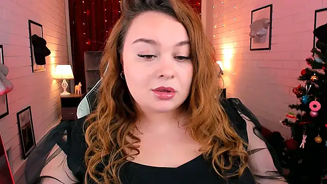 Snapshot of KimberlyMaran chatting on December 18, 2024, 12:18 pm KimberlyMaran online show from December 18, 2024, 12:18 pm