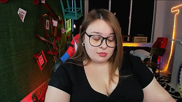 Snapshot of KimberlyMaran chatting on February 22, 2025, 9:12 am KimberlyMaran online show from February 22, 2025, 9:12 am