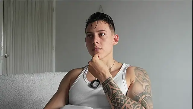 Snapshot of Muscle_King_Cum chatting on June 22, 2026, 2:03 pm Muscle King Cum online show from June 22, 2026, 2:03 pm