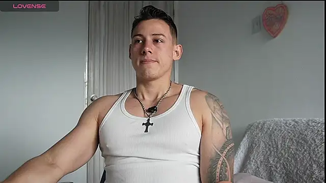 Snapshot of Muscle_King_Cum chatting on July 4, 2026, 1:50 pm Muscle King Cum online show from July 4, 2026, 1:50 pm