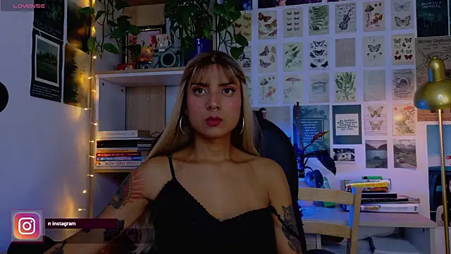 Yeriawaddell  online show from June 25, 2026, 10:14 pm