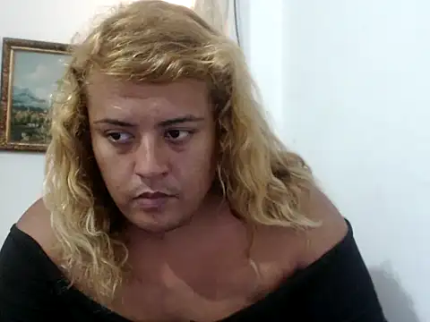 KIARAMARSHALLWELLZ online show from December 31, 2024, 9:39 pm