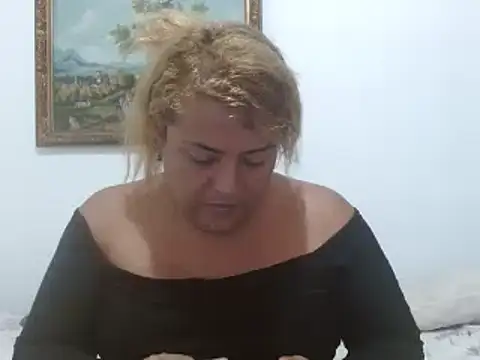 KIARAMARSHALLWELLZ online show from January 20, 2025, 4:01 pm