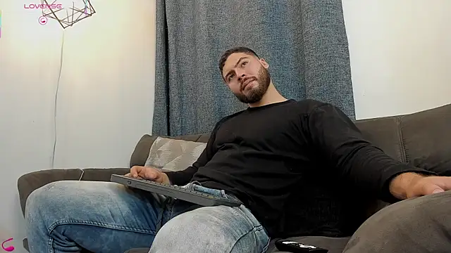 SebastianVilla  online show from September 26, 2025, 12:14 am