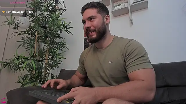 SebastianVilla  online show from November 16, 2025, 9:09 pm